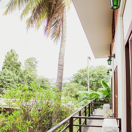 ホテル Ban Klong Srabua プラナコーン・シー・アユタヤ エクステリア 写真